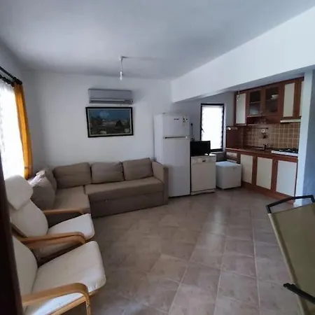 بيت للعطل Bademli Muestakil Yazcenneti Sitesi ديكيلي